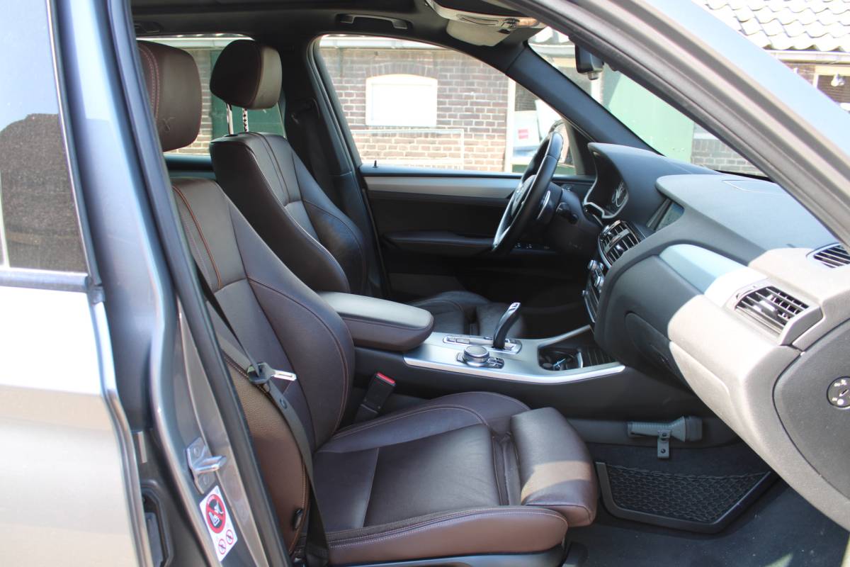 BMW X3 BMW X3 xDrive20i High Executive M-SPORT ORG NL LEER NAVI PANO 140000KM!!!
