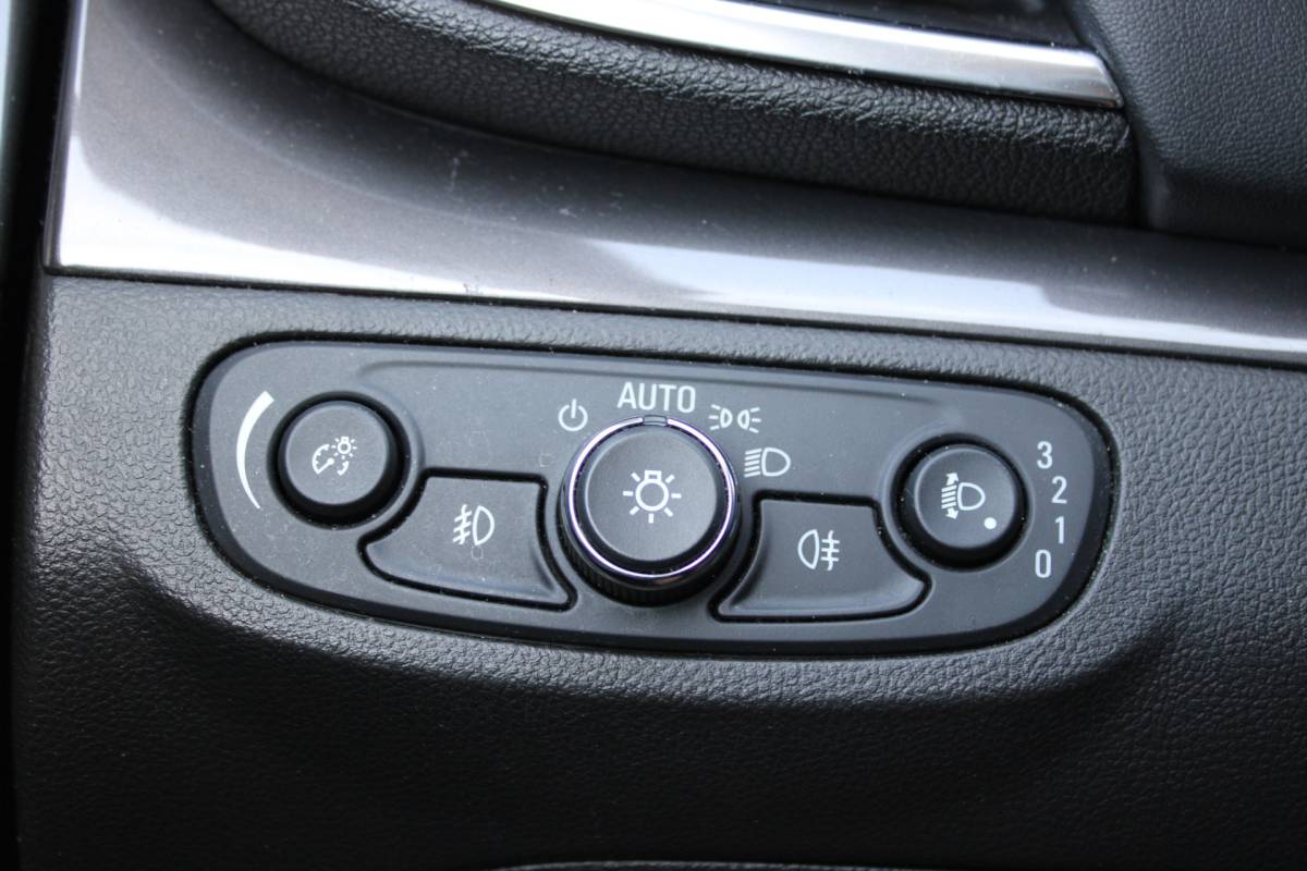 Opel Mokka X Opel Mokka X 1.4 Turbo Innovation NAVI KEYLESS TREKHAAK 178000KM!!!