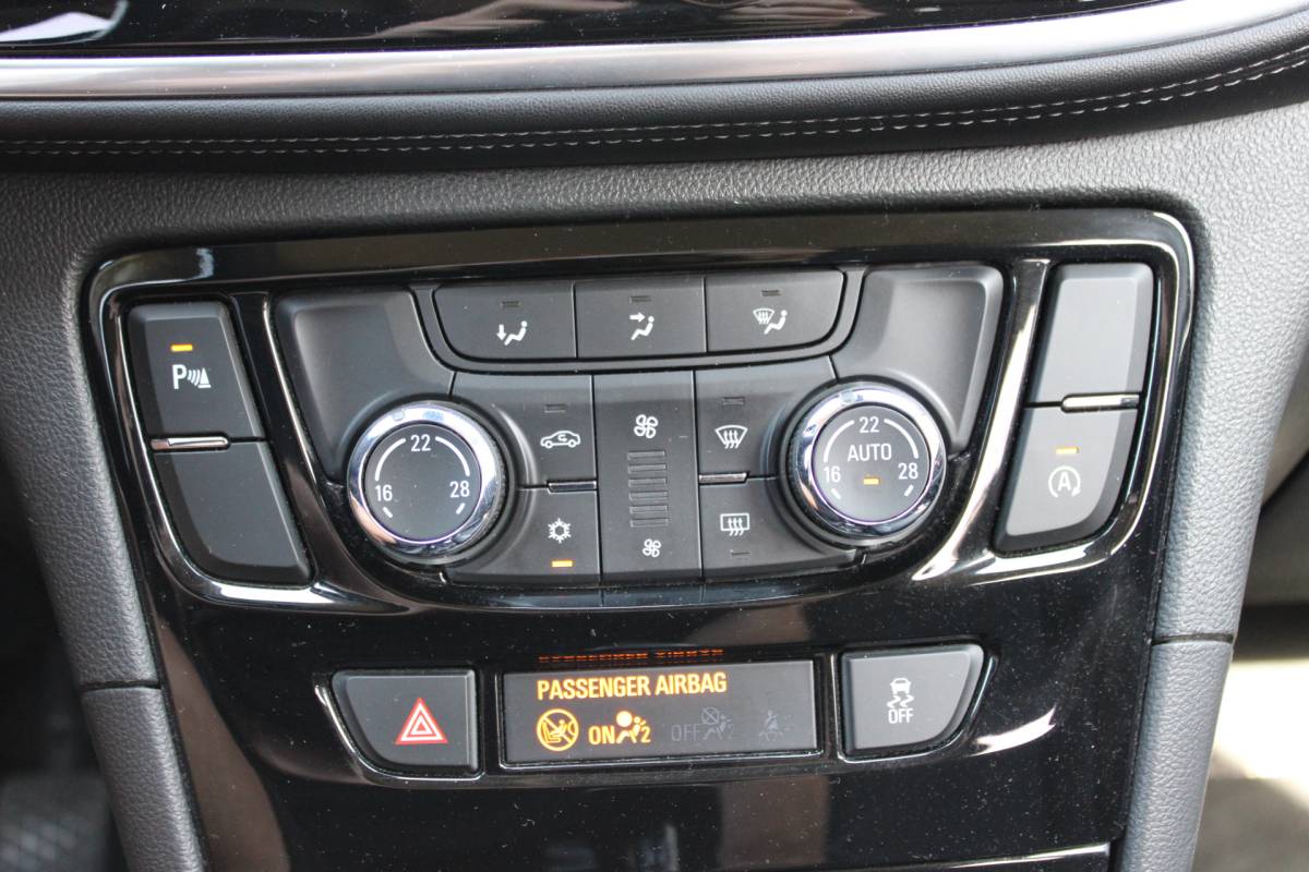 Opel Mokka X Opel Mokka X 1.4 Turbo Innovation NAVI KEYLESS TREKHAAK 178000KM!!!