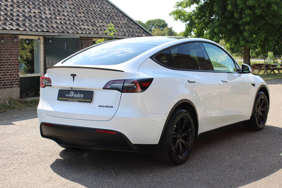 Tesla Model Y Tesla Model Y Long Range AWD 75 kWh SOh 91% PANO LEER LED 95000KM!!!