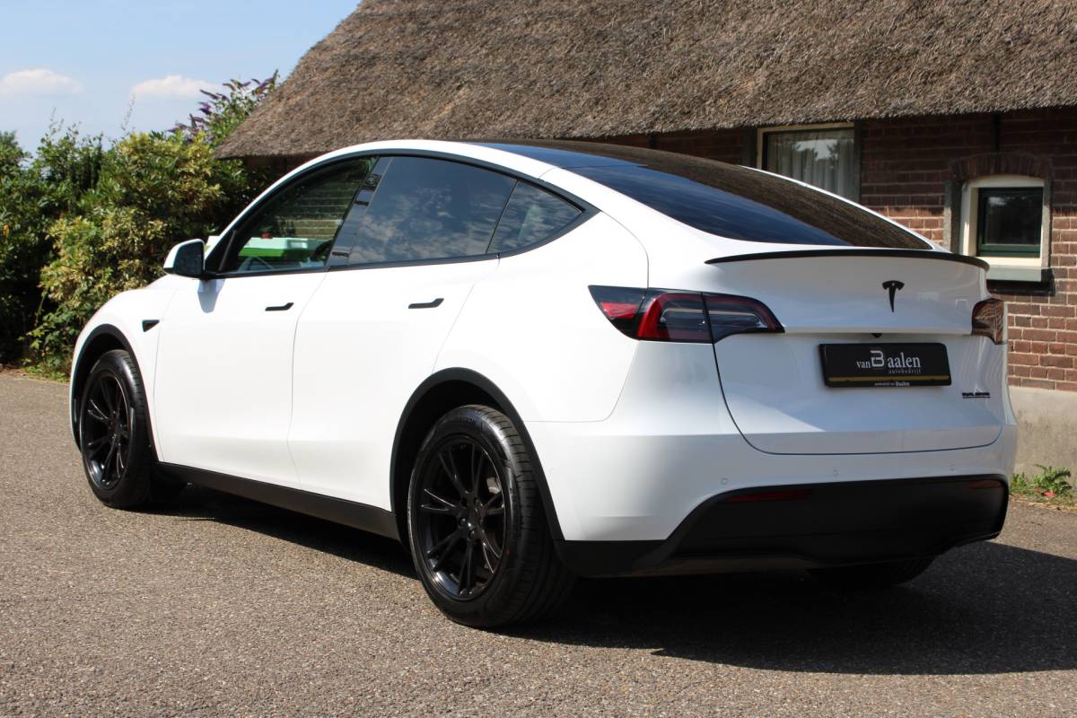 Tesla Model Y Tesla Model Y Long Range AWD 75 kWh SOh 91% PANO LEER LED 95000KM!!!