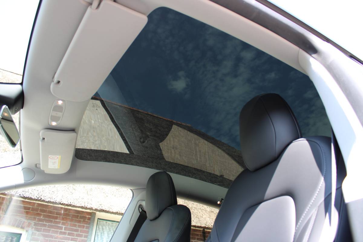 Tesla Model Y Tesla Model Y Long Range AWD 75 kWh SOh 91% PANO LEER LED 95000KM!!!