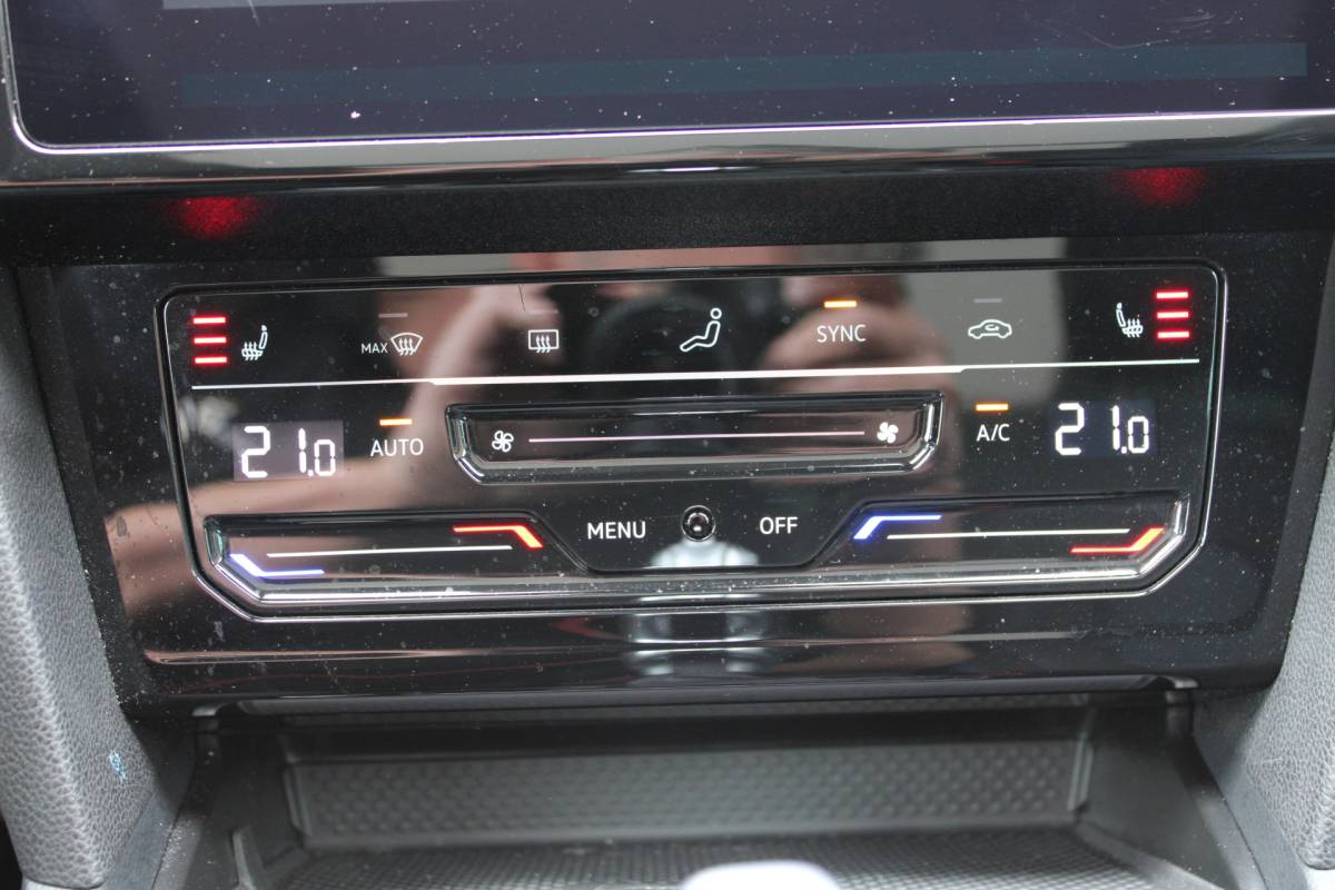 Volkswagen Passat Volkswagen Passat Variant 1.4 TSI PHEV GTE Business SOh 91,2% IQ LIGHT NAVI PANO TREKHAAK 134000KM!!!