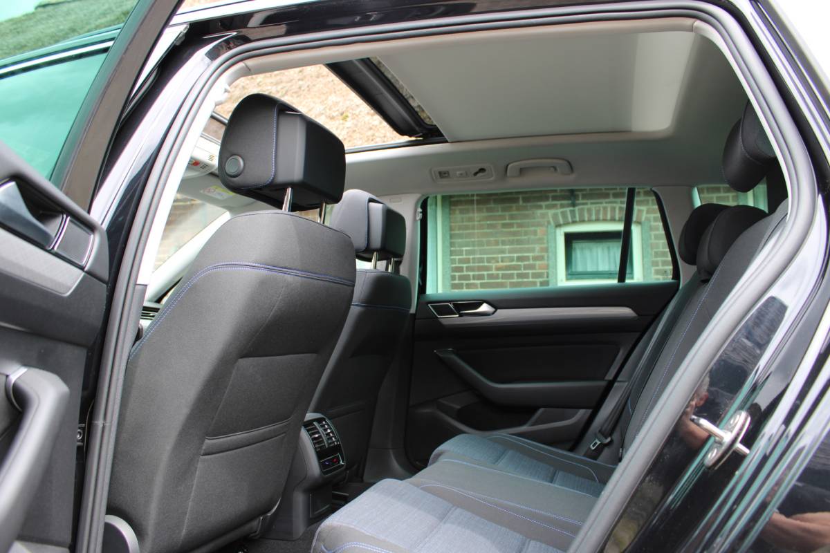 Volkswagen Passat Volkswagen Passat Variant 1.4 TSI PHEV GTE Business SOh 91,2% IQ LIGHT NAVI PANO TREKHAAK 134000KM!!!
