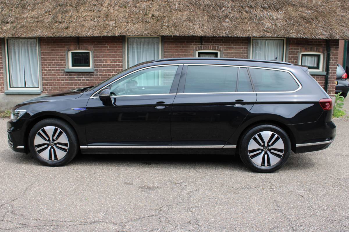 Volkswagen Passat Volkswagen Passat Variant 1.4 TSI PHEV GTE Business SOh 91,2% IQ LIGHT NAVI PANO TREKHAAK 134000KM!!!