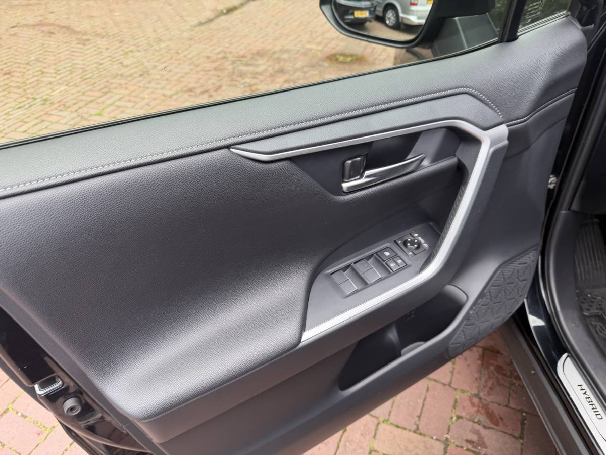 Toyota RAV4 Toyota RAV4 2.5 Hybrid Black Edition | LED | Navi | JBL | ACC | BSM | Keyless | elec.stoel  11-2021 75.711 KM