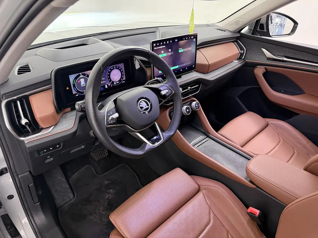 Škoda Kodiaq ŠKODA Kodiaq 1.5 TSI PHEV Business Edition | Leer Suite | HUD | Matrix | DCC | 20” | Winter  06-2025 20.642 KM