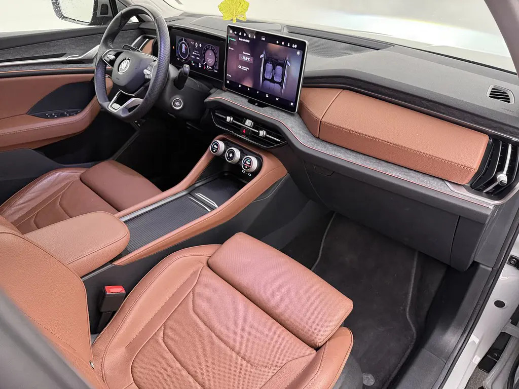 Škoda Kodiaq ŠKODA Kodiaq 1.5 TSI PHEV Business Edition | Leer Suite | HUD | Matrix | DCC | 20” | Winter  06-2025 20.642 KM