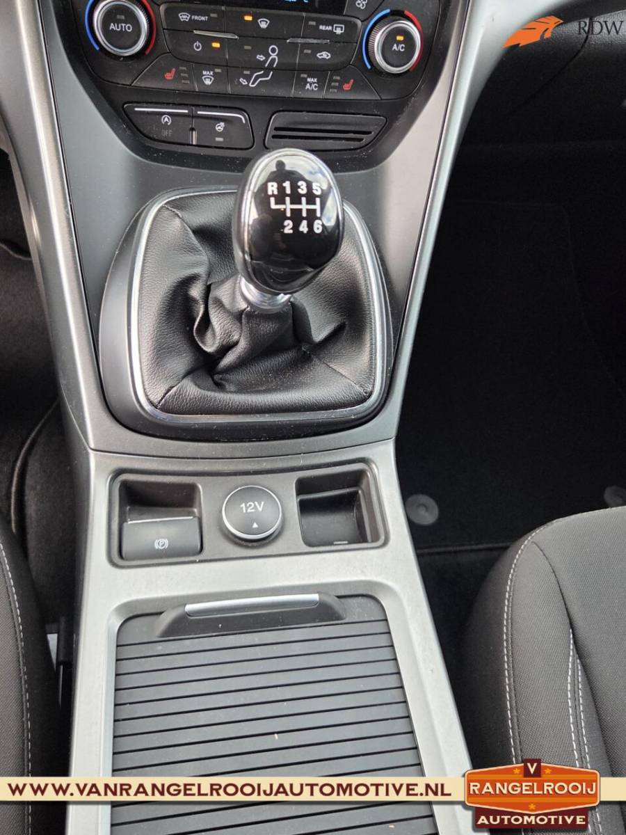 Ford Kuga Ford Kuga 1.5 EcoBoost Titanium, trekh. (2000kg), winterpakket, clima, cruise
