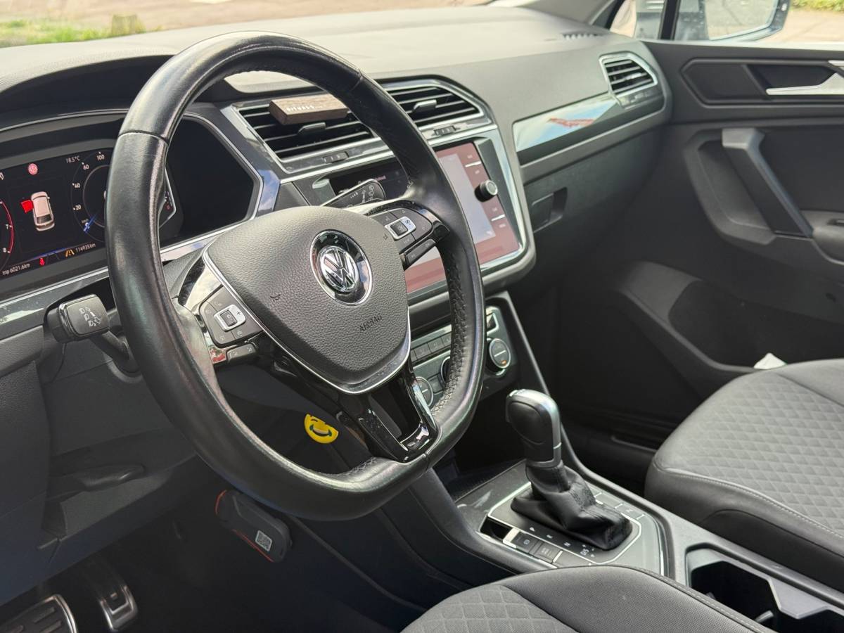 Volkswagen Tiguan Volkswagen Tiguan 1.5 TSI ACT Business | Pano | Virtual | ACC