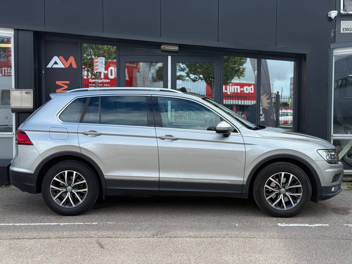 Volkswagen Tiguan Volkswagen Tiguan 1.5 TSI ACT Business | Pano | Virtual | ACC