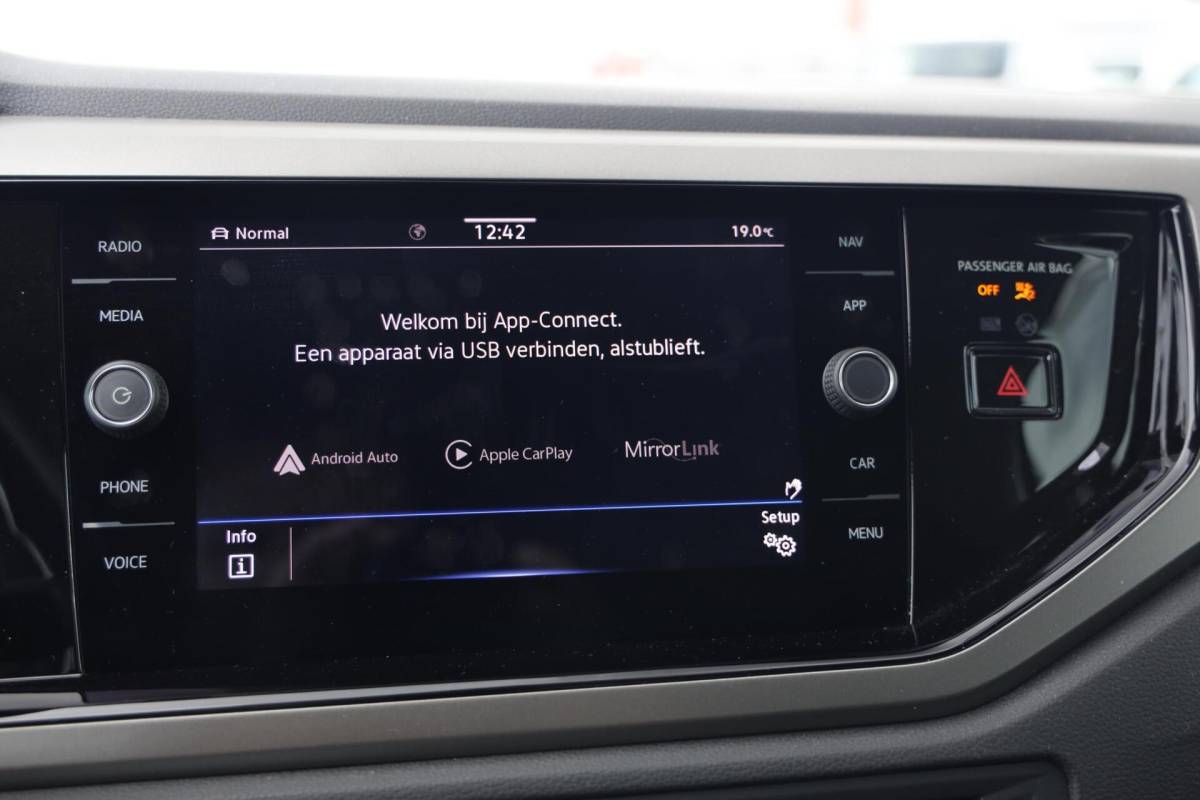 Volkswagen Polo Volkswagen Polo 1.0 TSI Comfortline Business| Carplay | Navigatie | Digitaal Dashboard |