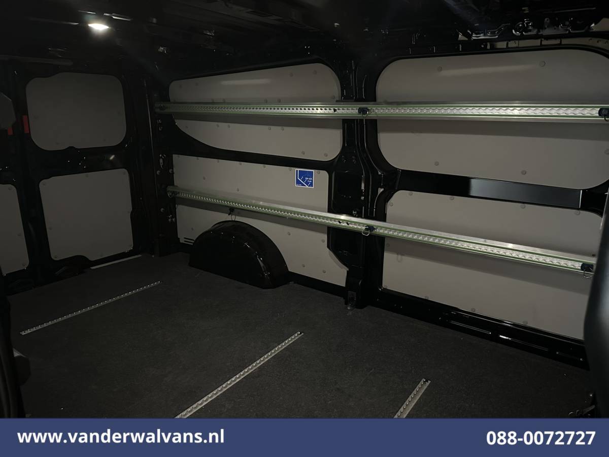 Ford Transit Custom Ford Transit Custom 2.0 TDCI 136pk L2H1 Euro6 Airco | Camera | Navigatie | LED | Apple Carplay | Adaptieve Cruisecontrol Android Auto, Stoelverwarming, Verwarmde voorruit, Parkeersensoren, Bijrijdersbank, 2590kg laadvermogen