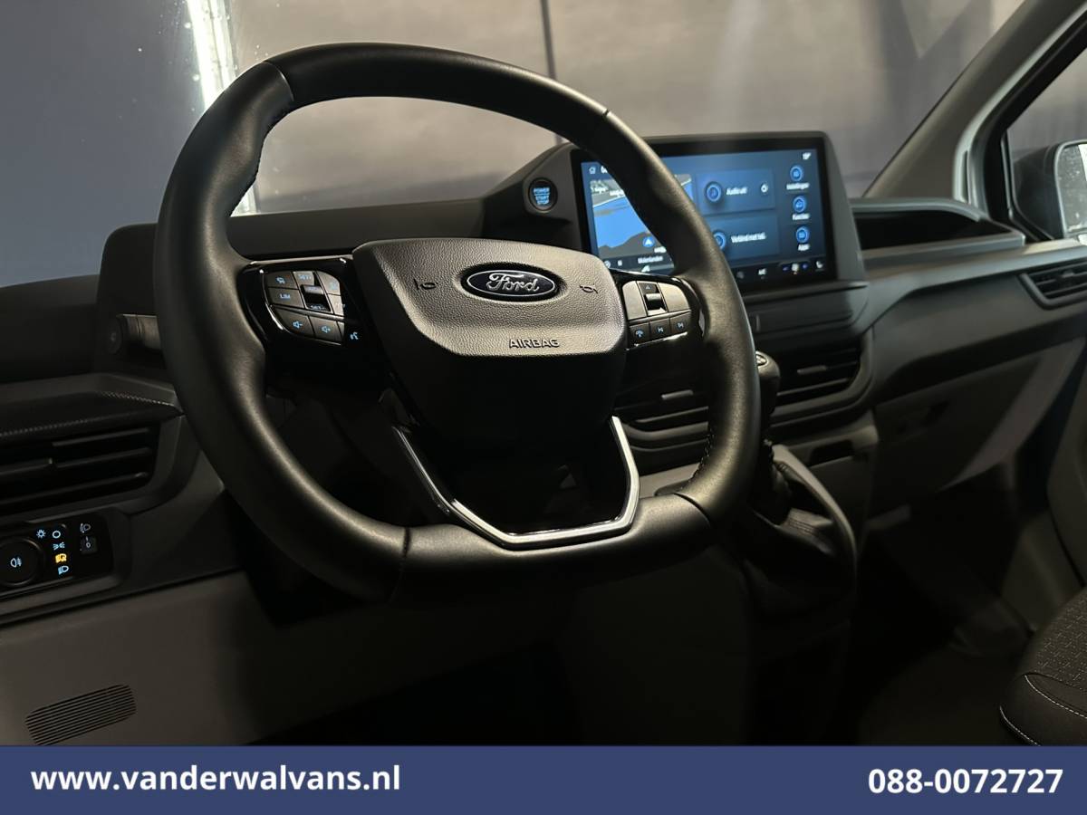 Ford Transit Custom Ford Transit Custom 2.0 TDCI 136pk L2H1 Euro6 Airco | Camera | Navigatie | LED | Apple Carplay | Adaptieve Cruisecontrol Android Auto, Stoelverwarming, Verwarmde voorruit, Parkeersensoren, Bijrijdersbank, 2590kg laadvermogen