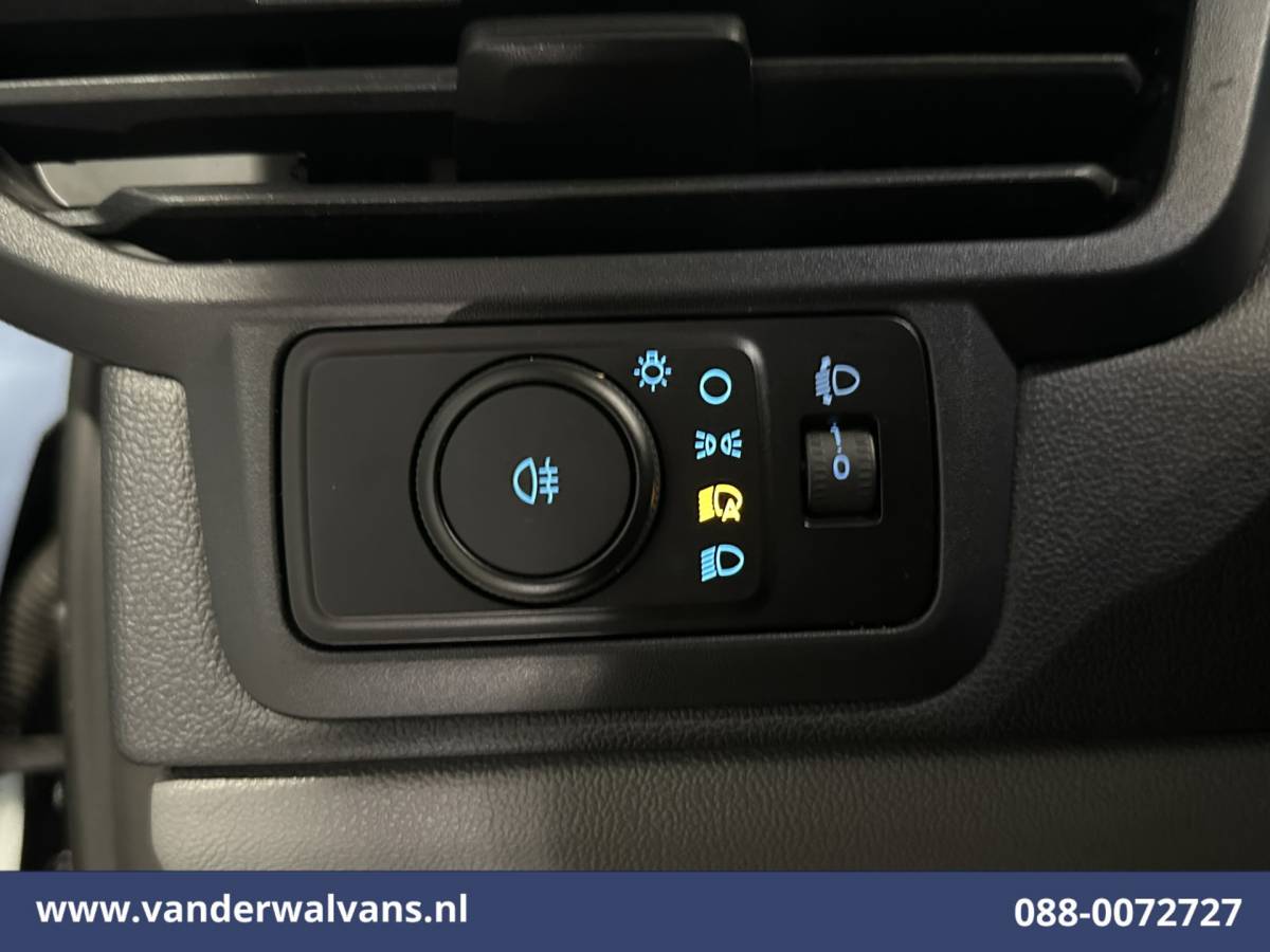 Ford Transit Custom Ford Transit Custom 2.0 TDCI 136pk L2H1 Euro6 Airco | Camera | Navigatie | LED | Apple Carplay | Adaptieve Cruisecontrol Android Auto, Stoelverwarming, Verwarmde voorruit, Parkeersensoren, Bijrijdersbank, 2590kg laadvermogen