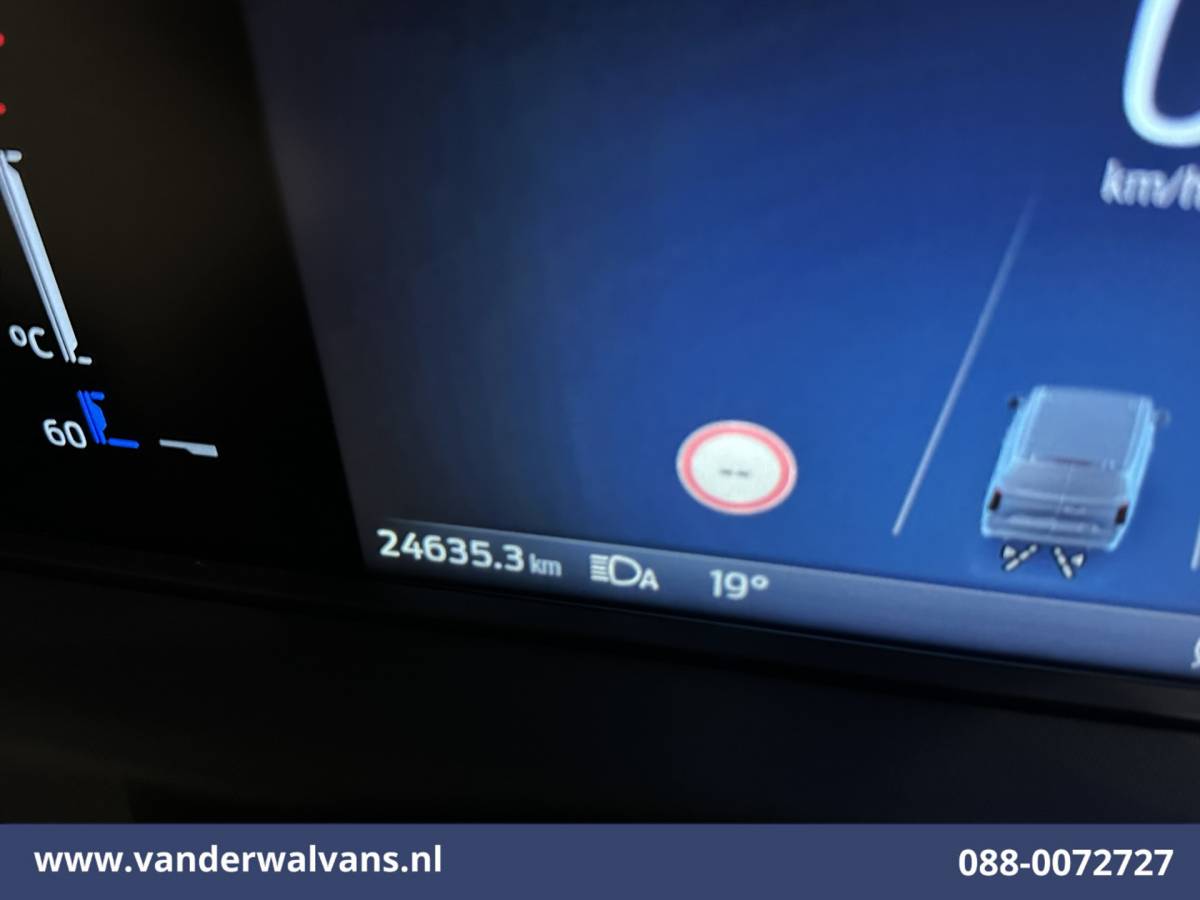 Ford Transit Custom Ford Transit Custom 2.0 TDCI 136pk L2H1 Euro6 Airco | Camera | Navigatie | LED | Apple Carplay | Adaptieve Cruisecontrol Android Auto, Stoelverwarming, Verwarmde voorruit, Parkeersensoren, Bijrijdersbank, 2590kg laadvermogen