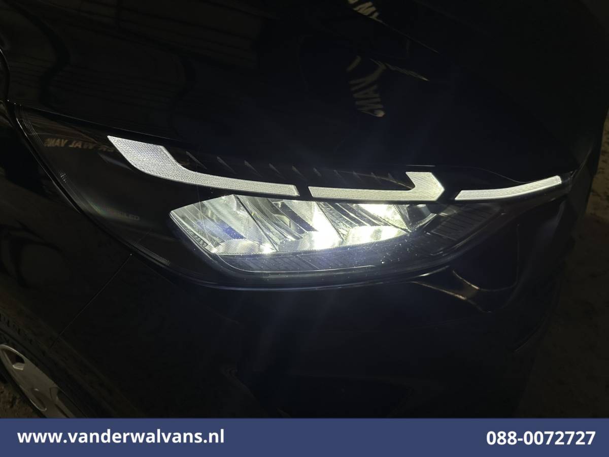 Ford Transit Custom Ford Transit Custom 2.0 TDCI 136pk L2H1 Euro6 Airco | Camera | Navigatie | LED | Apple Carplay | Adaptieve Cruisecontrol Android Auto, Stoelverwarming, Verwarmde voorruit, Parkeersensoren, Bijrijdersbank, 2590kg laadvermogen