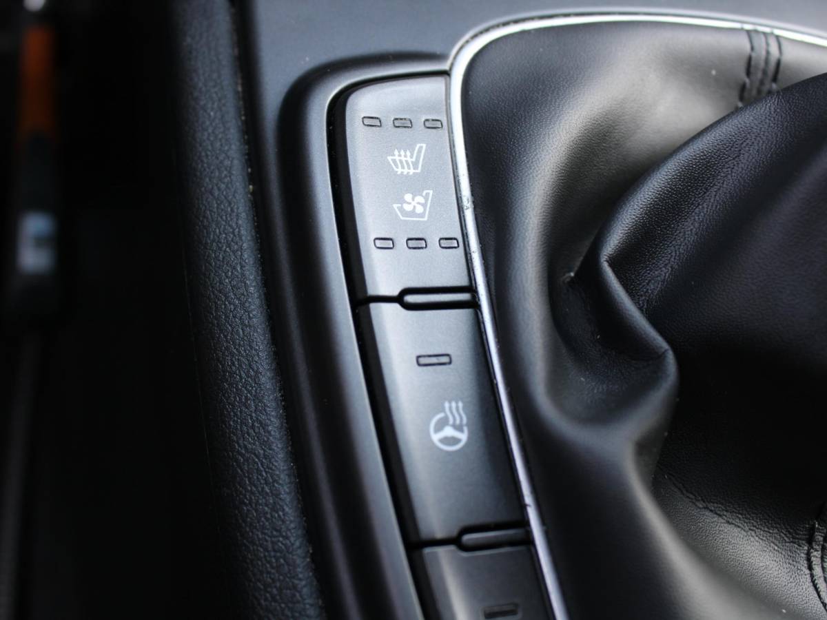 Hyundai Kona Hyundai Kona 1.0T Premium | STOEL VERWARMING & VERKOELING | APPLE CARPLAY/ANDROID |