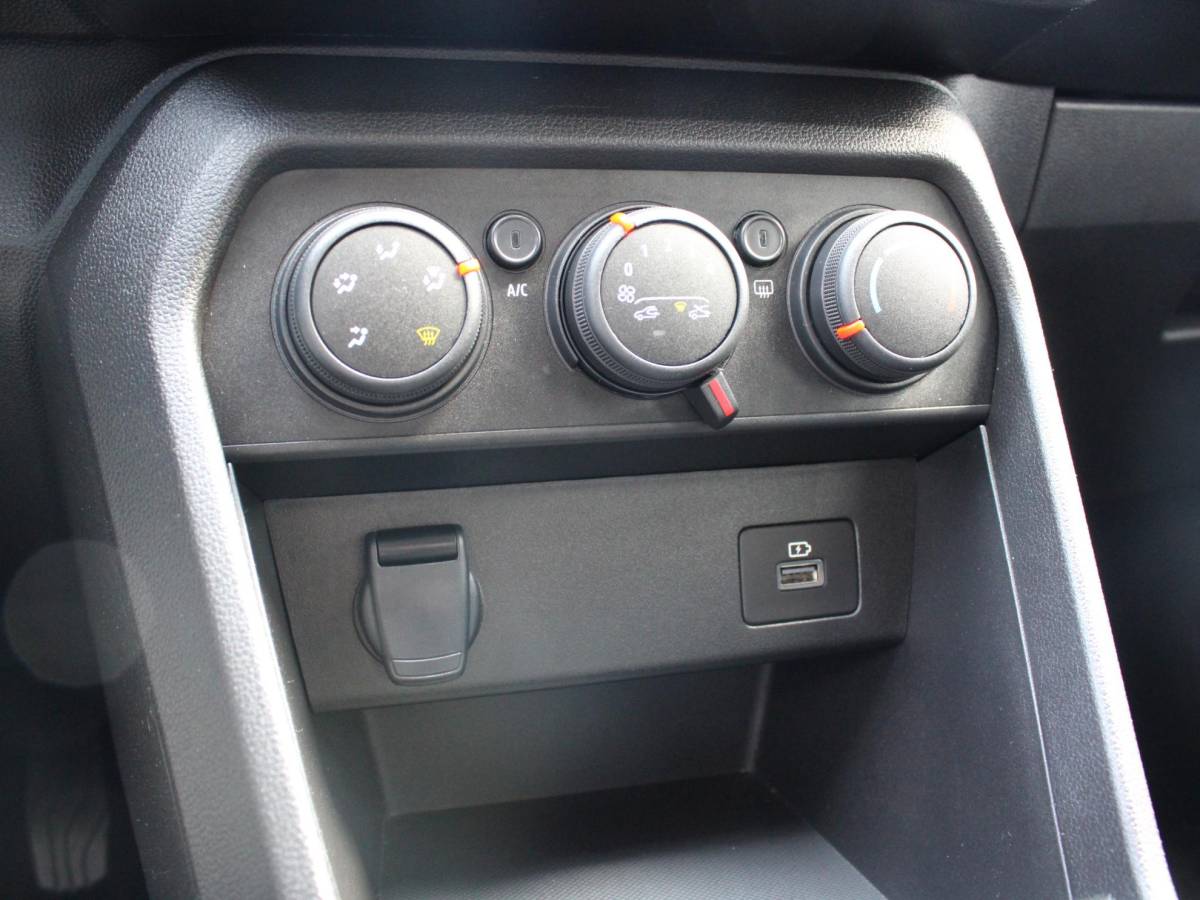 Dacia Sandero Stepway Dacia Sandero Stepway 1.0 TCe 90 Extreme | AUTOMAAT | APPLE CARPLAY | NAVIGATIE | DODE HOEK DETECTIE |