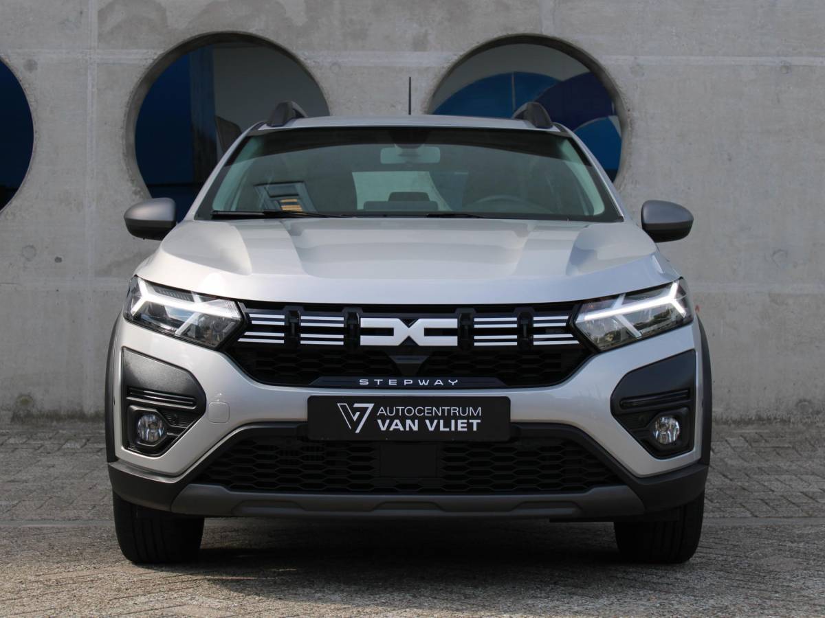 Dacia Sandero Stepway Dacia Sandero Stepway 1.0 TCe 90 Extreme | AUTOMAAT | APPLE CARPLAY | NAVIGATIE | DODE HOEK DETECTIE |