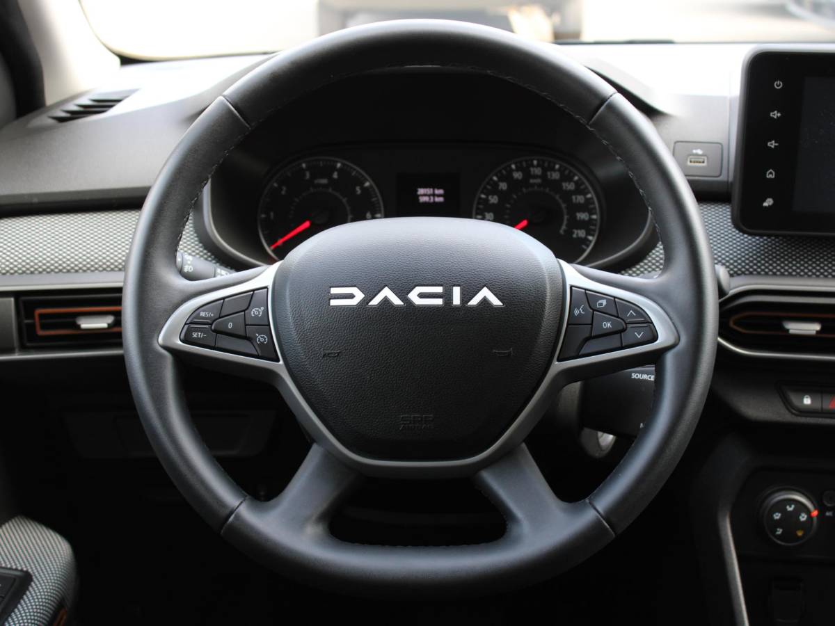 Dacia Sandero Stepway Dacia Sandero Stepway 1.0 TCe 90 Extreme | AUTOMAAT | APPLE CARPLAY | NAVIGATIE | DODE HOEK DETECTIE |