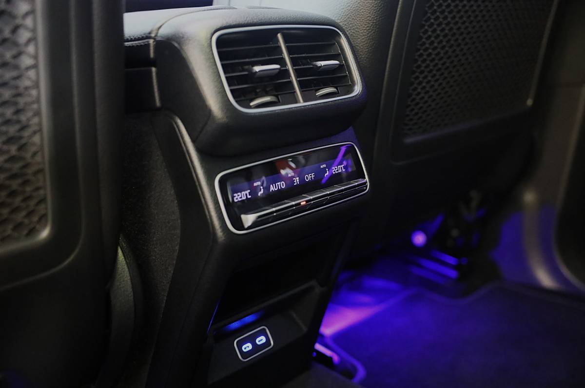 Mercedes-Benz GLE Mercedes-Benz GLE-klasse 400 e 4MATIC AMG 63 Look / Head Up / Luchtvering / Memory / Acc / Lane Assist / Burmester / Leder / 23 In
