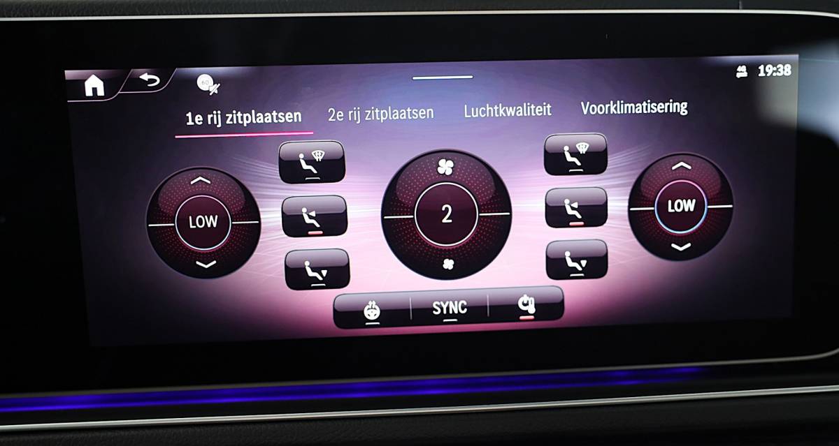 Mercedes-Benz GLE Mercedes-Benz GLE-klasse 400 e 4MATIC AMG 63 Look / Head Up / Luchtvering / Memory / Acc / Lane Assist / Burmester / Leder / 23 In