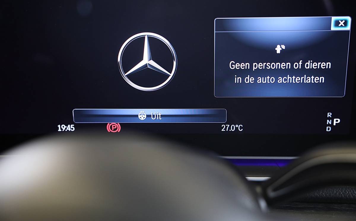 Mercedes-Benz GLE Mercedes-Benz GLE-klasse 400 e 4MATIC AMG 63 Look / Head Up / Luchtvering / Memory / Acc / Lane Assist / Burmester / Leder / 23 In