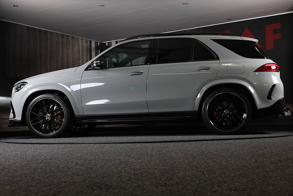 Mercedes-Benz GLE Mercedes-Benz GLE-klasse 400 e 4MATIC AMG 63 Look / Head Up / Luchtvering / Memory / Acc / Lane Assist / Burmester / Leder / 23 In