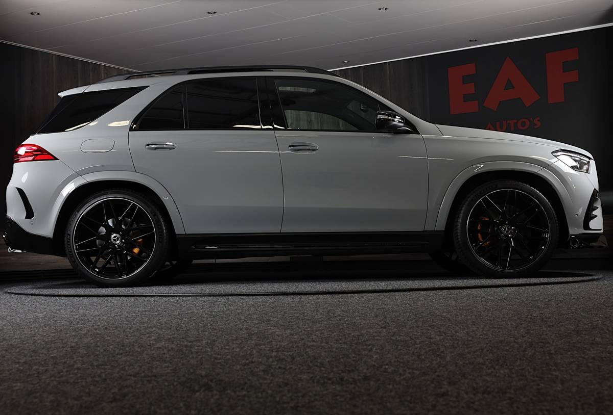 Mercedes-Benz GLE Mercedes-Benz GLE-klasse 400 e 4MATIC AMG 63 Look / Head Up / Luchtvering / Memory / Acc / Lane Assist / Burmester / Leder / 23 In