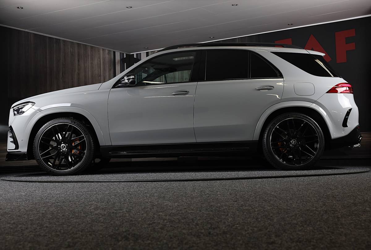 Mercedes-Benz GLE Mercedes-Benz GLE-klasse 400 e 4MATIC AMG 63 Look / Head Up / Luchtvering / Memory / Acc / Lane Assist / Burmester / Leder / 23 In