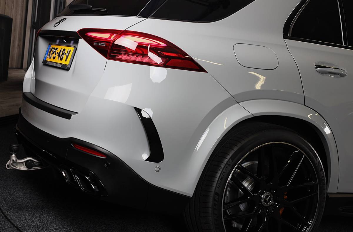 Mercedes-Benz GLE Mercedes-Benz GLE-klasse 400 e 4MATIC AMG 63 Look / Head Up / Luchtvering / Memory / Acc / Lane Assist / Burmester / Leder / 23 In