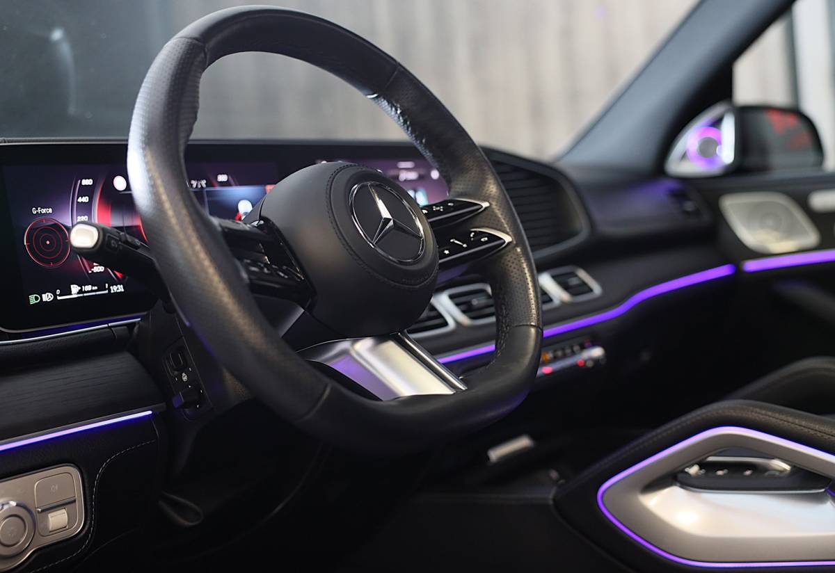 Mercedes-Benz GLE Mercedes-Benz GLE-klasse 400 e 4MATIC AMG 63 Look / Head Up / Luchtvering / Memory / Acc / Lane Assist / Burmester / Leder / 23 In