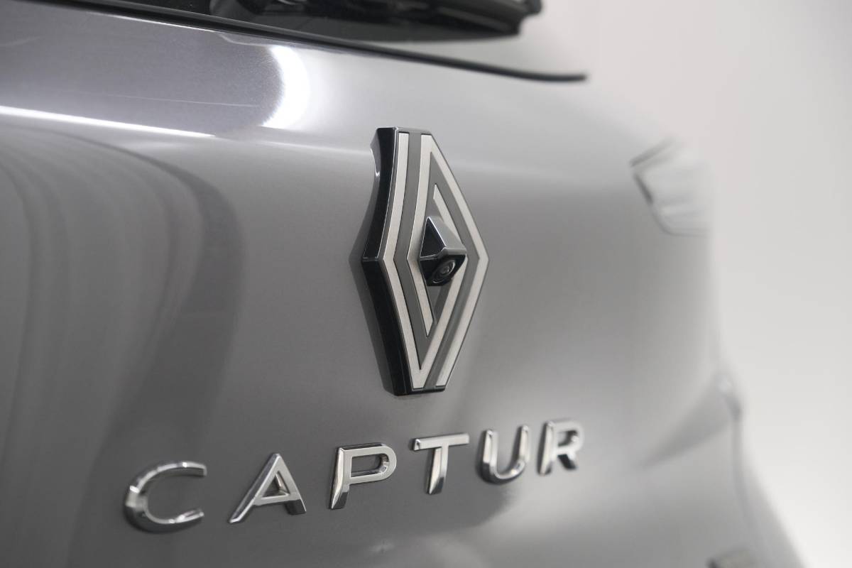 Renault Captur Renault Captur 1.6 E-Tech full hybrid 145 techno | Camera | Navigatie | Apple Carplay | Parkeersensoren
