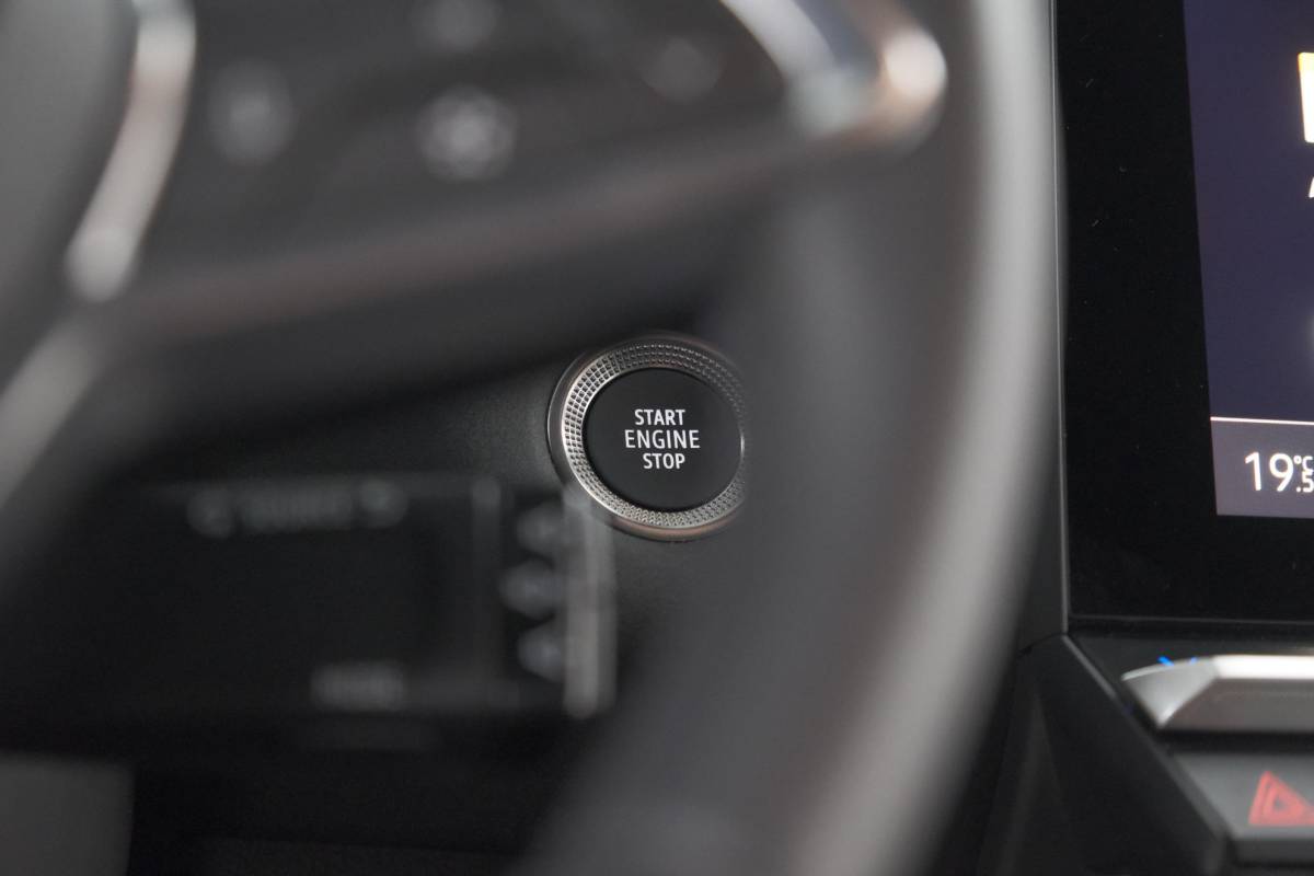 Renault Captur Renault Captur 1.6 E-Tech full hybrid 145 techno | Camera | Navigatie | Apple Carplay | Parkeersensoren