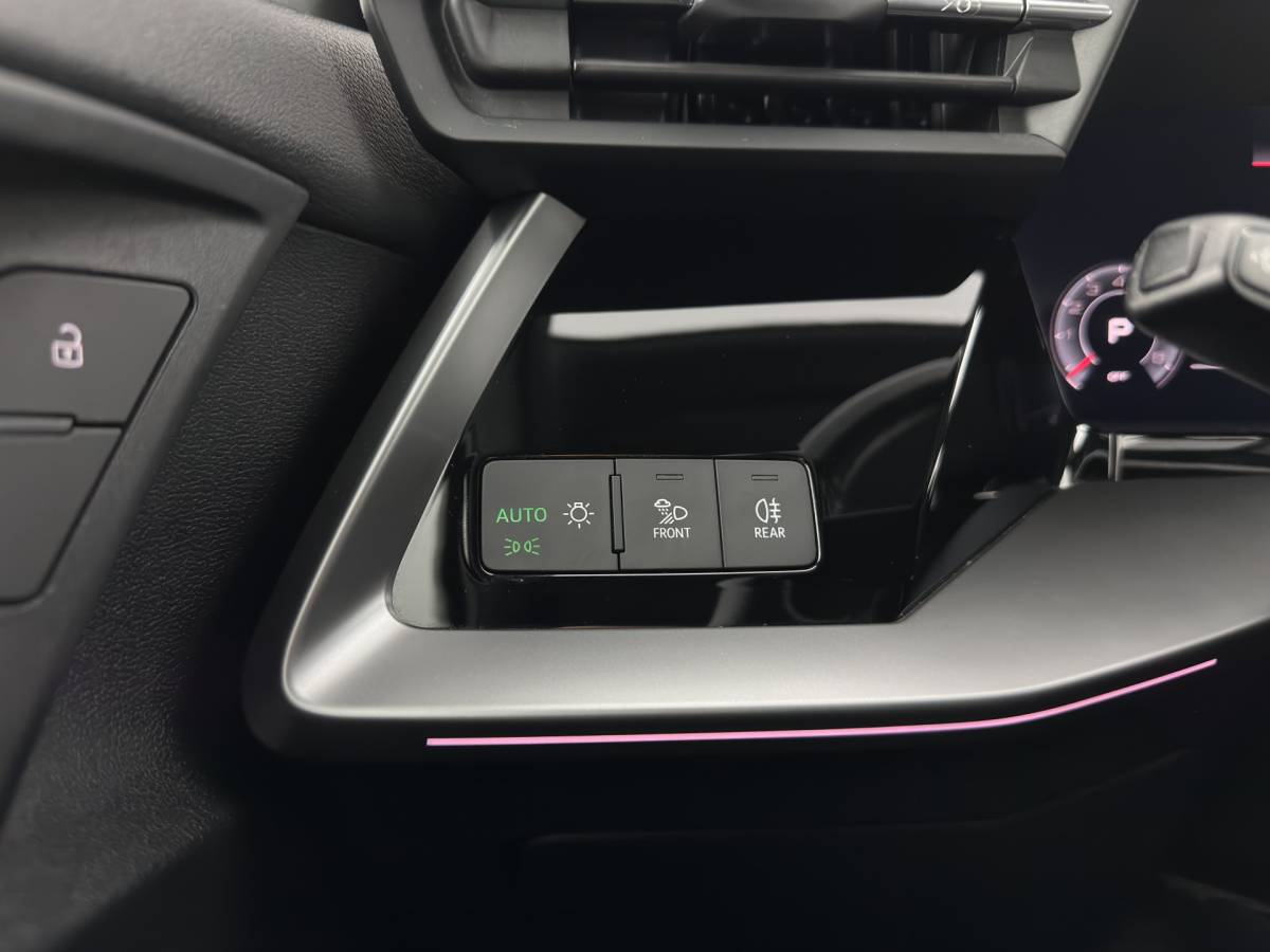 Audi A3 Audi A3 Limousine 30 TFSI S edition S-Line MHEV (INCL-BTW) Aut. *LEATHER | MATRIX-LED | HEATED-SPORTSEATS | ADAPTIVE-CRUISE | CAMERA | DIGI-COCKPIT | NAVI-FULLMAP | PRIVACY-GLASS | AMBIENT-LIGHT | SHIFT-PADDLES | ECC | PDC | 18”ALU*