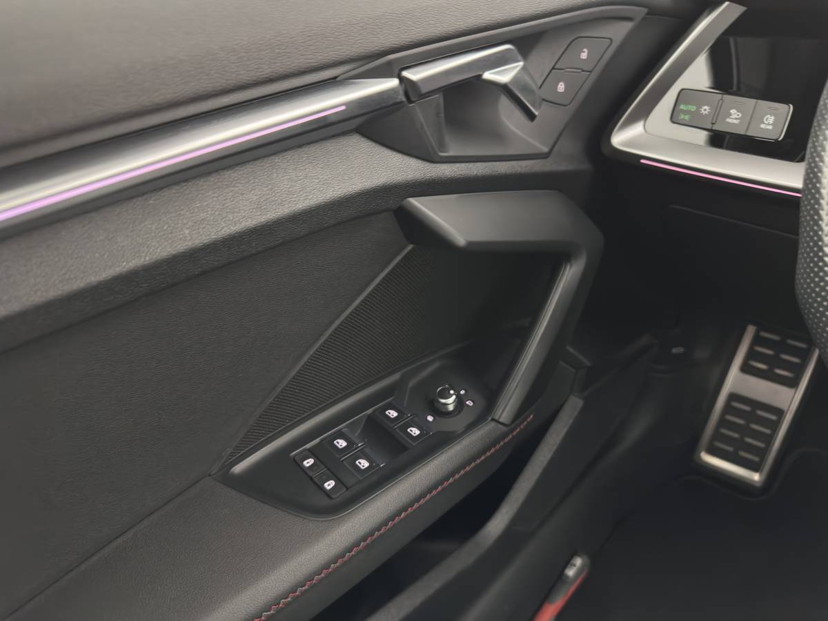 Audi A3 Audi A3 Limousine 30 TFSI S edition S-Line MHEV (INCL-BTW) Aut. *LEATHER | MATRIX-LED | HEATED-SPORTSEATS | ADAPTIVE-CRUISE | CAMERA | DIGI-COCKPIT | NAVI-FULLMAP | PRIVACY-GLASS | AMBIENT-LIGHT | SHIFT-PADDLES | ECC | PDC | 18”ALU*