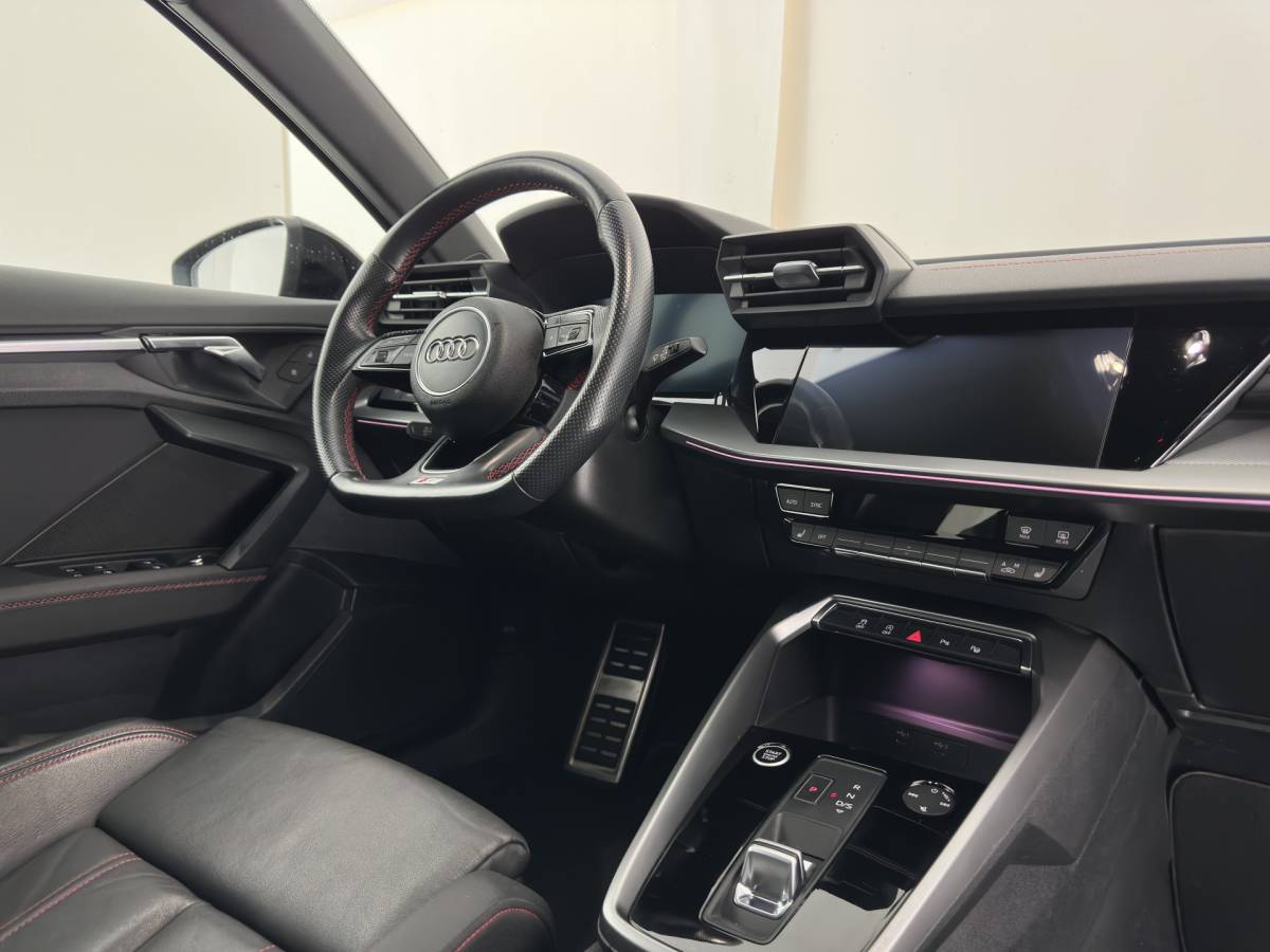 Audi A3 Audi A3 Limousine 30 TFSI S edition S-Line MHEV (INCL-BTW) Aut. *LEATHER | MATRIX-LED | HEATED-SPORTSEATS | ADAPTIVE-CRUISE | CAMERA | DIGI-COCKPIT | NAVI-FULLMAP | PRIVACY-GLASS | AMBIENT-LIGHT | SHIFT-PADDLES | ECC | PDC | 18”ALU*