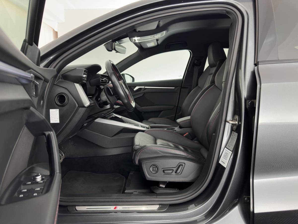 Audi A3 Audi A3 Limousine 30 TFSI S edition S-Line MHEV (INCL-BTW) Aut. *LEATHER | MATRIX-LED | HEATED-SPORTSEATS | ADAPTIVE-CRUISE | CAMERA | DIGI-COCKPIT | NAVI-FULLMAP | PRIVACY-GLASS | AMBIENT-LIGHT | SHIFT-PADDLES | ECC | PDC | 18”ALU*