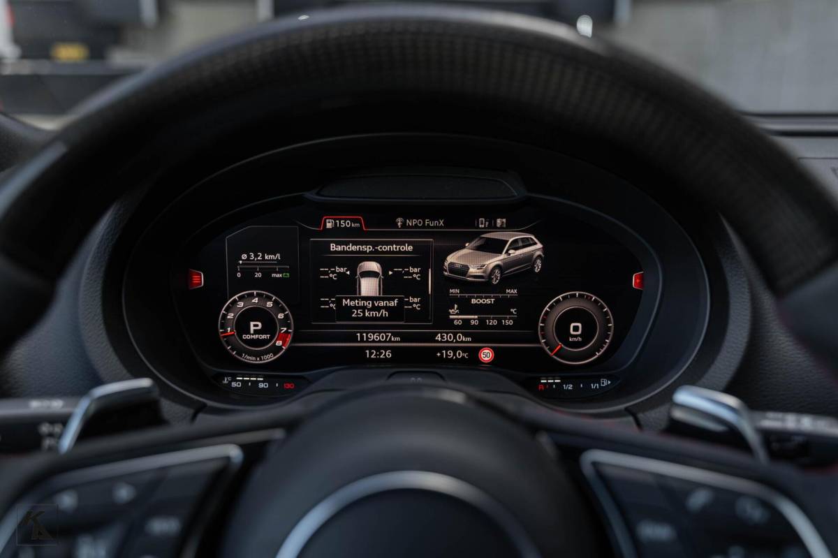 Audi RS3 Audi RS3 2.5 TFSI RS3 | 2018 Quattro | DAZA Carbon KW V3