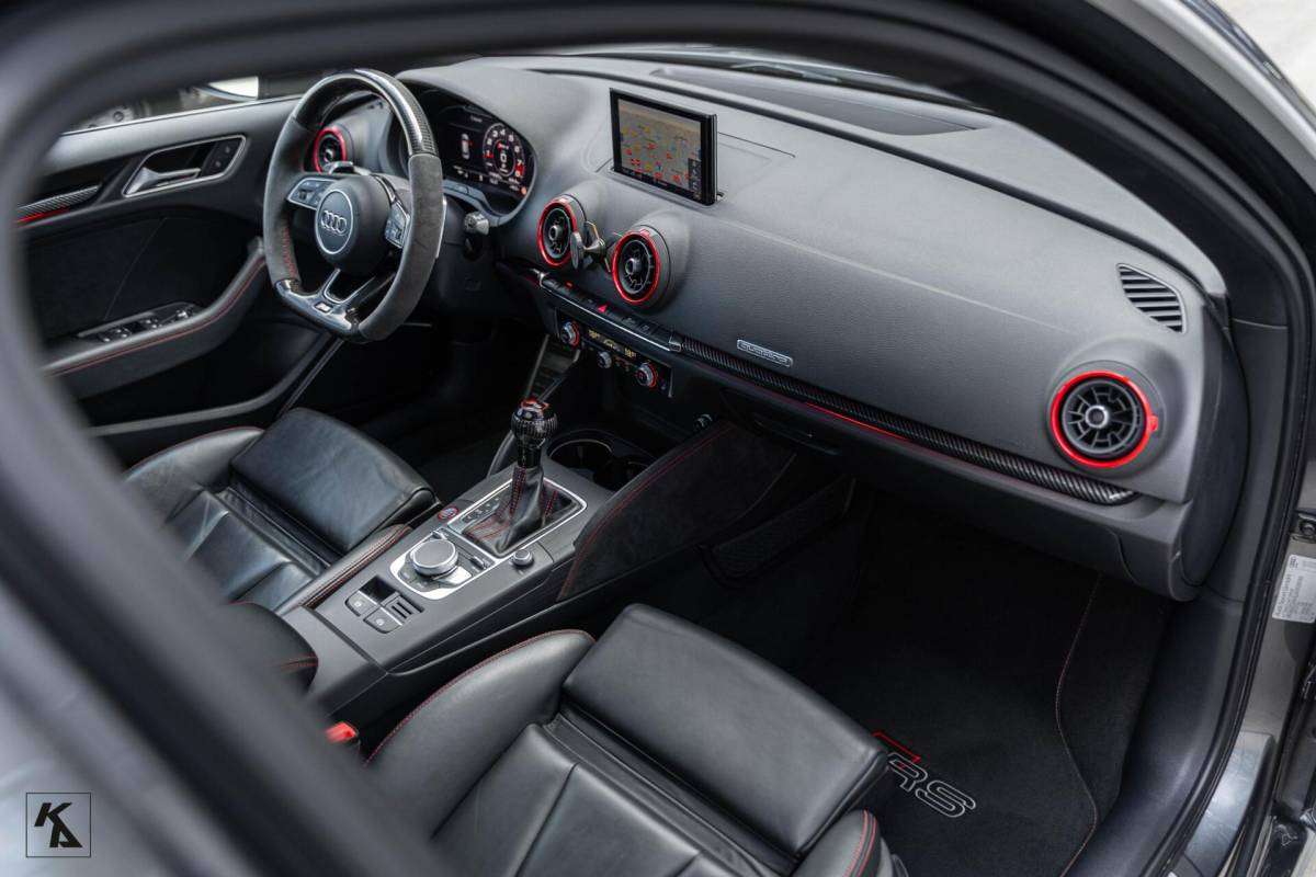 Audi RS3 Audi RS3 2.5 TFSI RS3 | 2018 Quattro | DAZA Carbon KW V3