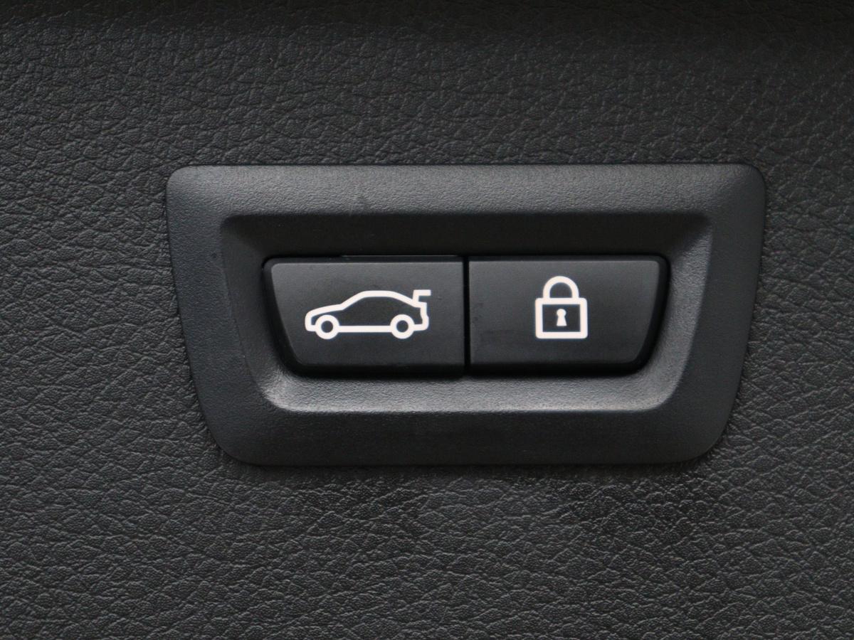 BMW 2 Serie BMW 2-serie Active Tourer 218i Executive Edition | Half leder | Cruise control | Head-up |  Interieur verlichting | Navigatie | Bluetooth | Elektrische achterklep | Trekhaak