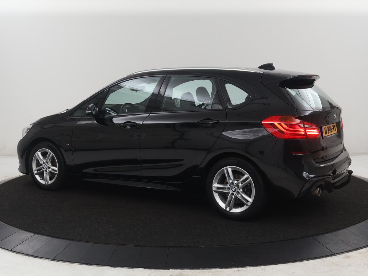 BMW 2 Serie BMW 2-serie Active Tourer 218i Executive Edition | Half leder | Cruise control | Head-up |  Interieur verlichting | Navigatie | Bluetooth | Elektrische achterklep | Trekhaak