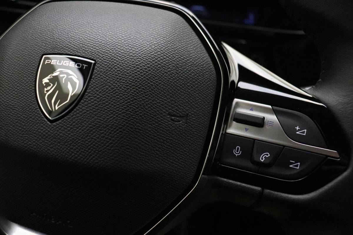Peugeot 308 Peugeot 308 SW 1.2T 130pk Allure | AGR Stoel | Apple Carplay/Android Auto | Stoelverwarming | Achteruitrijcamera | Climate & Cruise Control |