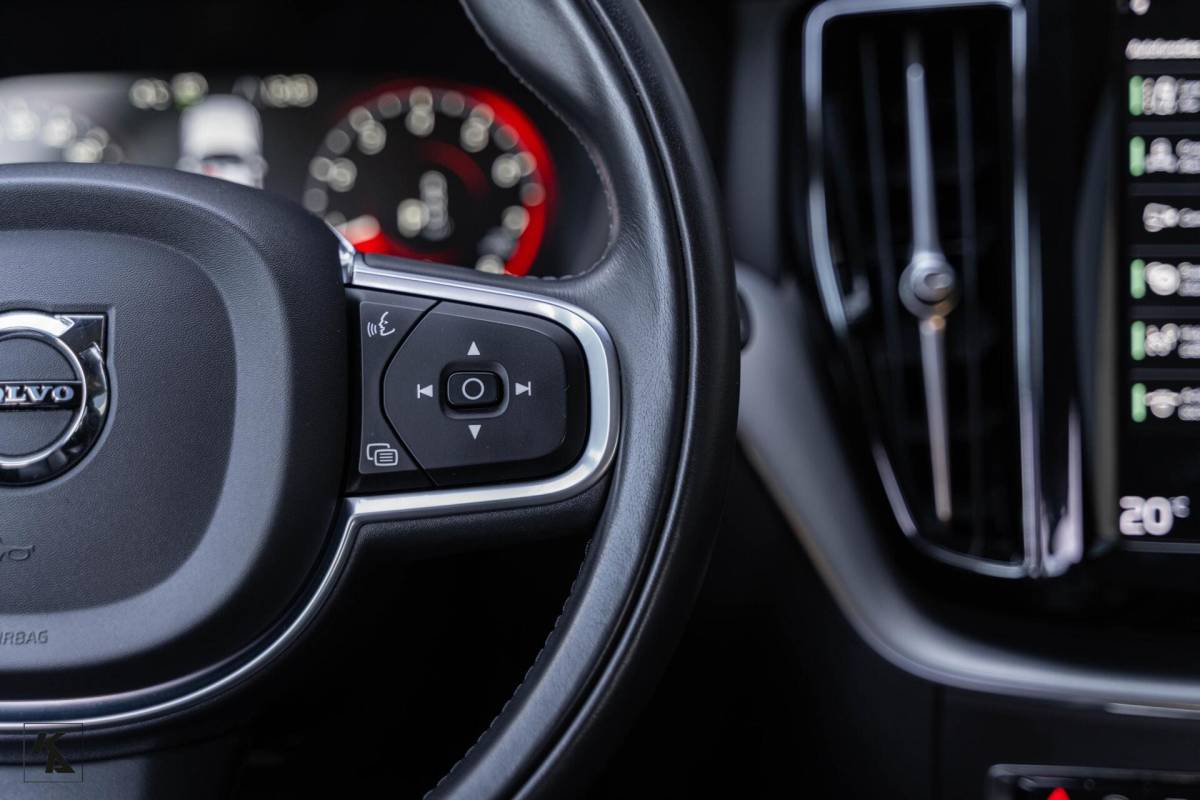 Volvo XC60 Volvo XC60 2.0 B4 | 2021 | Momentum Pro |ACC-BLIS-LED Org.NL