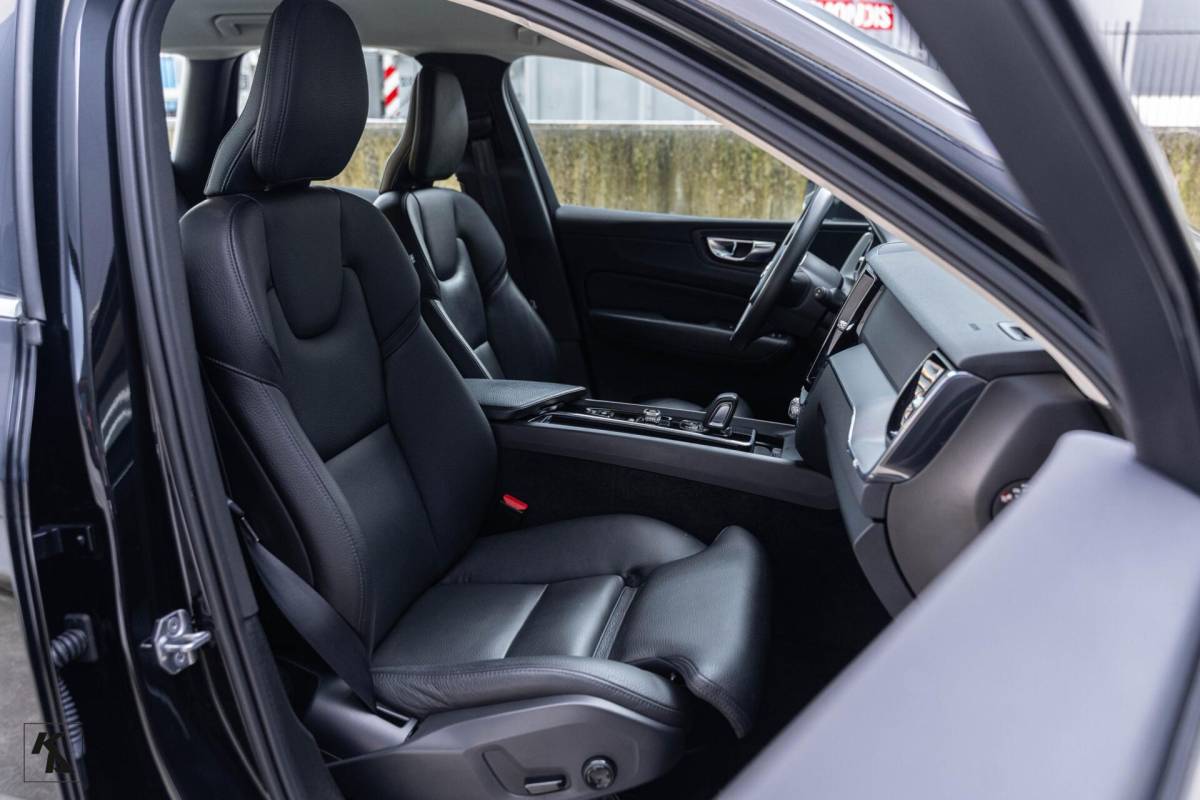 Volvo XC60 Volvo XC60 2.0 B4 | 2021 | Momentum Pro |ACC-BLIS-LED Org.NL