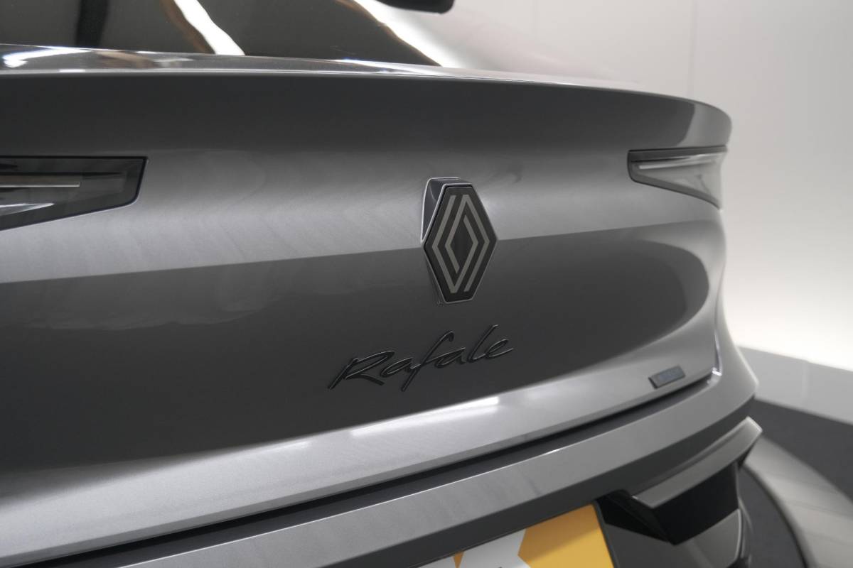 Renault Rafale Renault Rafale 1.2 E-Tech Full Hybrid 200 Esprit Alpine | Solarbay Panoramadak | 4Control | Harman Kardon Audio | Adaptieve Cruise Control