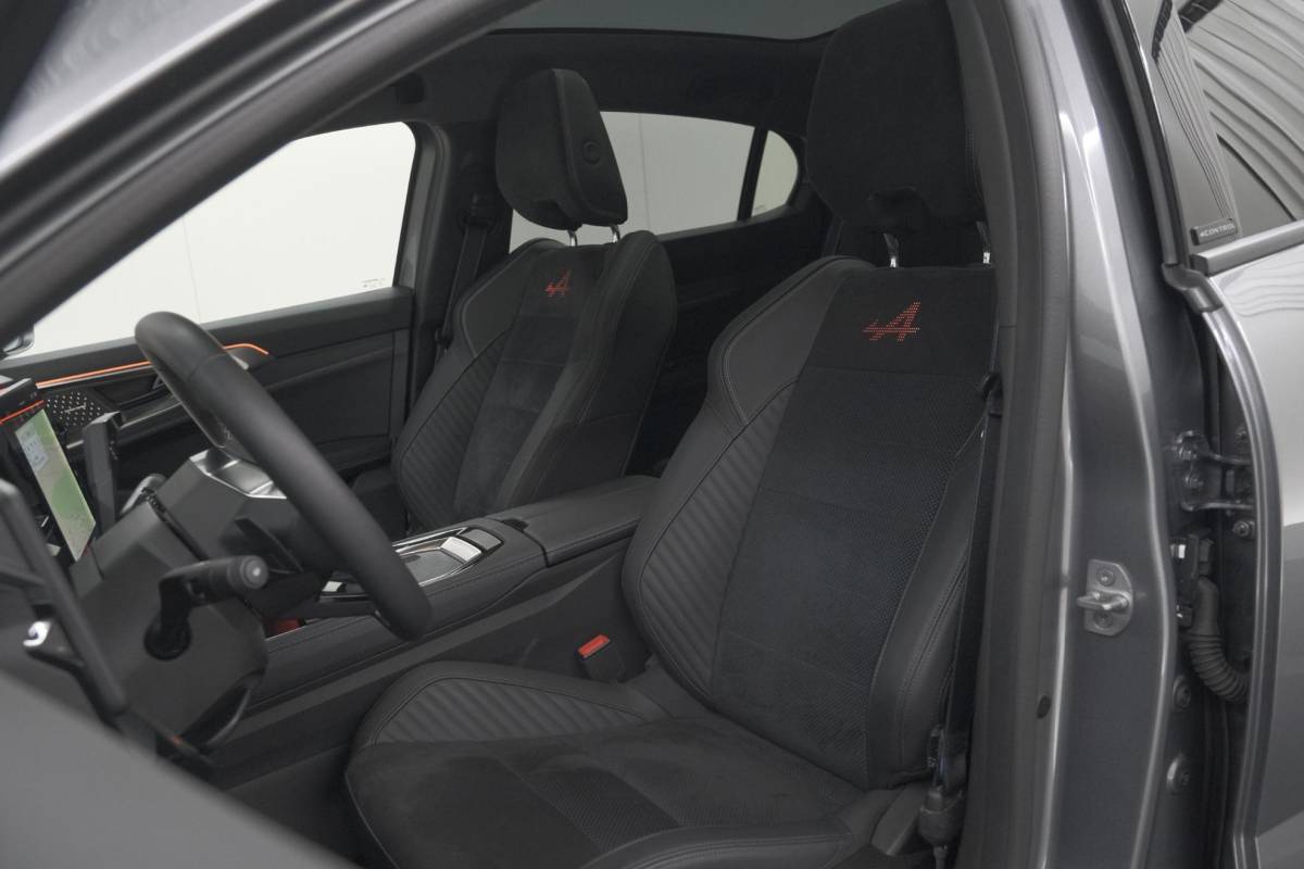 Renault Rafale Renault Rafale 1.2 E-Tech Full Hybrid 200 Esprit Alpine | Solarbay Panoramadak | 4Control | Harman Kardon Audio | Adaptieve Cruise Control