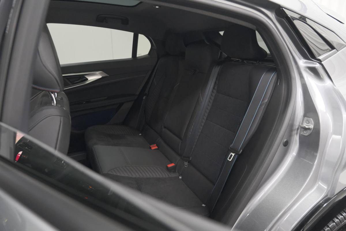 Renault Rafale Renault Rafale 1.2 E-Tech Full Hybrid 200 Esprit Alpine | Solarbay Panoramadak | 4Control | Harman Kardon Audio | Adaptieve Cruise Control