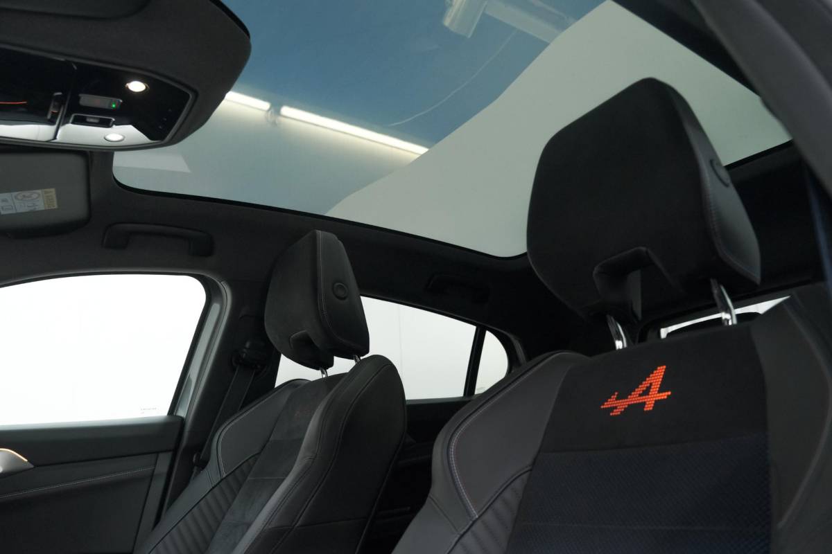 Renault Rafale Renault Rafale 1.2 E-Tech Full Hybrid 200 Esprit Alpine | Solarbay Panoramadak | 4Control | Harman Kardon Audio | Adaptieve Cruise Control